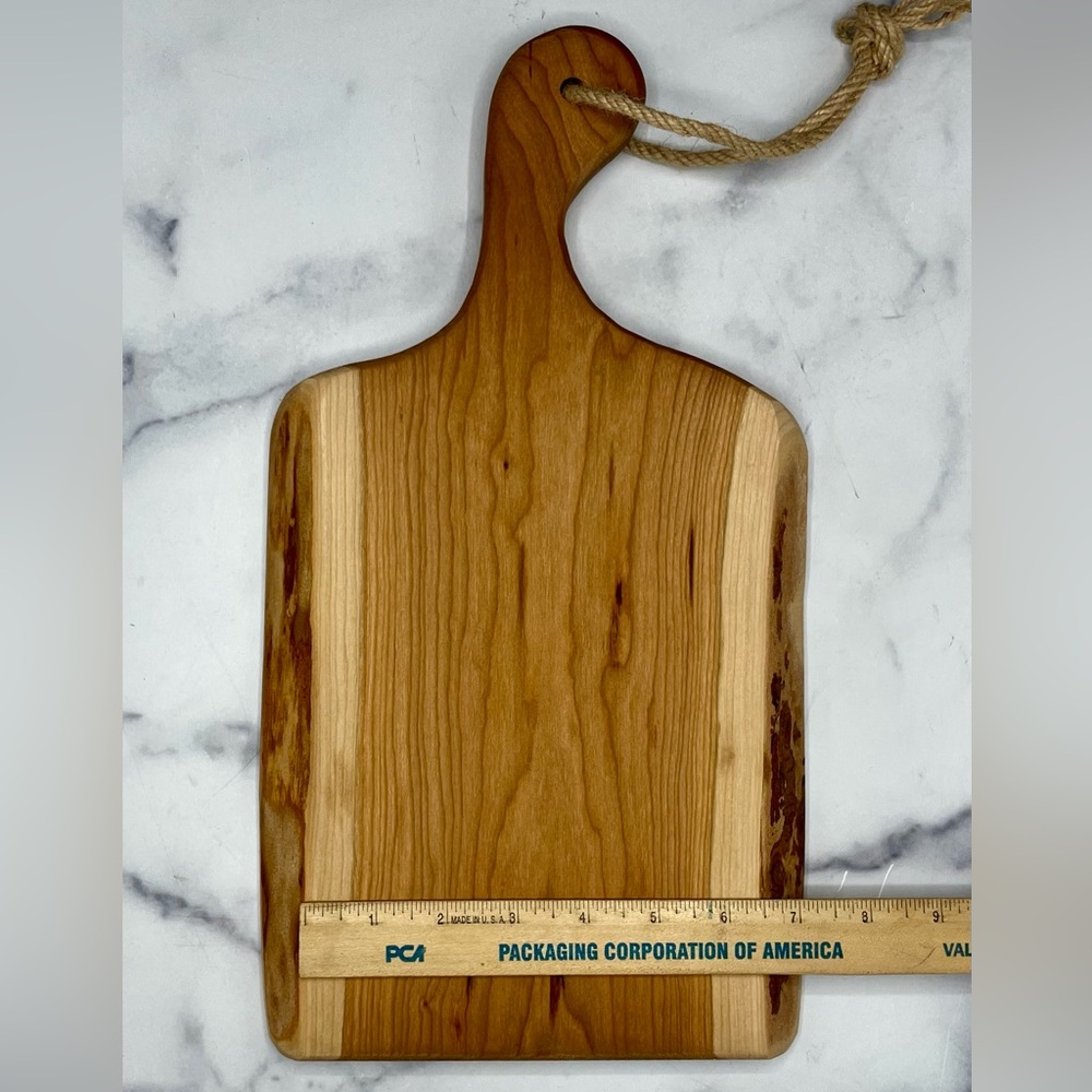 Wooden Cutting Board with Handle - Picture 3 of 5